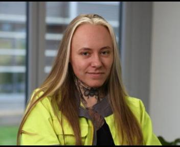 Florine, Ouvrière autoroutière quaifiée