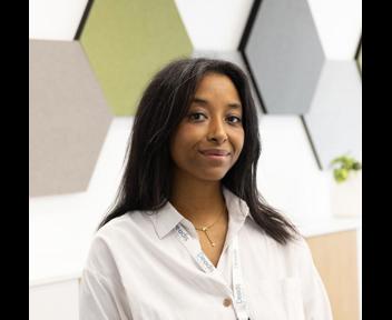 Hilda, Chargée de recrutement chez DEODIS