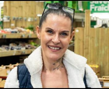 Isabelle, Equipière commerciale 