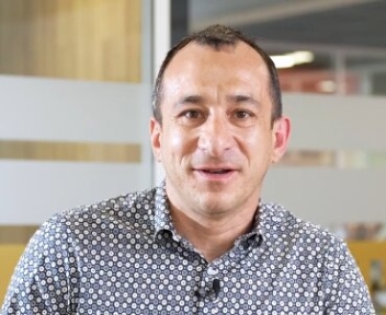 Thierry, Directeur général