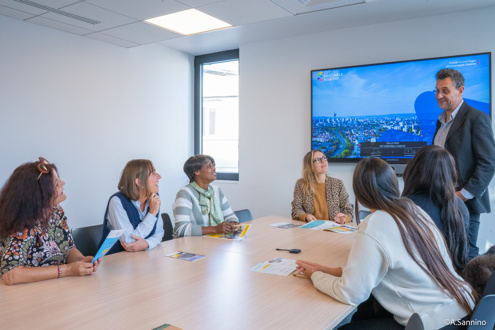 Est ensemble habitat emploi