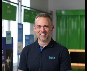 Bernard-Henri, Commercial