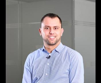 Maxime, Juriste en droit des affaires