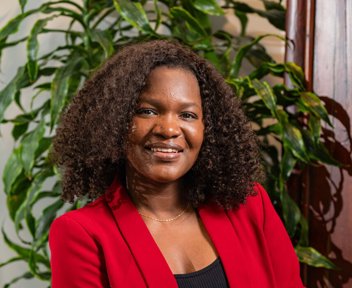 Aminata Traore, Responsable Service Client 