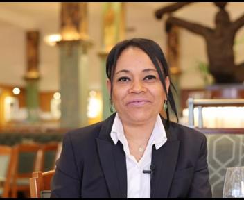 Yaritza, Maître d'hôtel