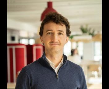 Charles, Chef de groupe Service Marketing