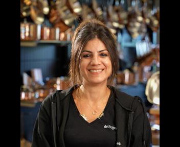 Hatice, Chef de ligne - Finition chez La Brigade De Buyer