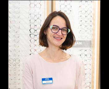 Estelle, Opticienne diplômée