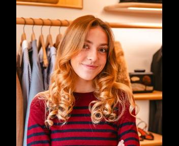 Valentine, Apprentie Conseillère de Vente chez By Marie