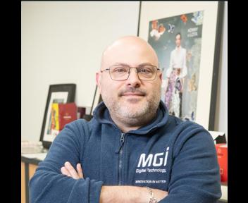 Julien, Technicien Graphiste chez MGI Digital Technology