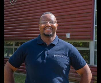 Irvin, Contrôleur Qualité chez SUPRATEC