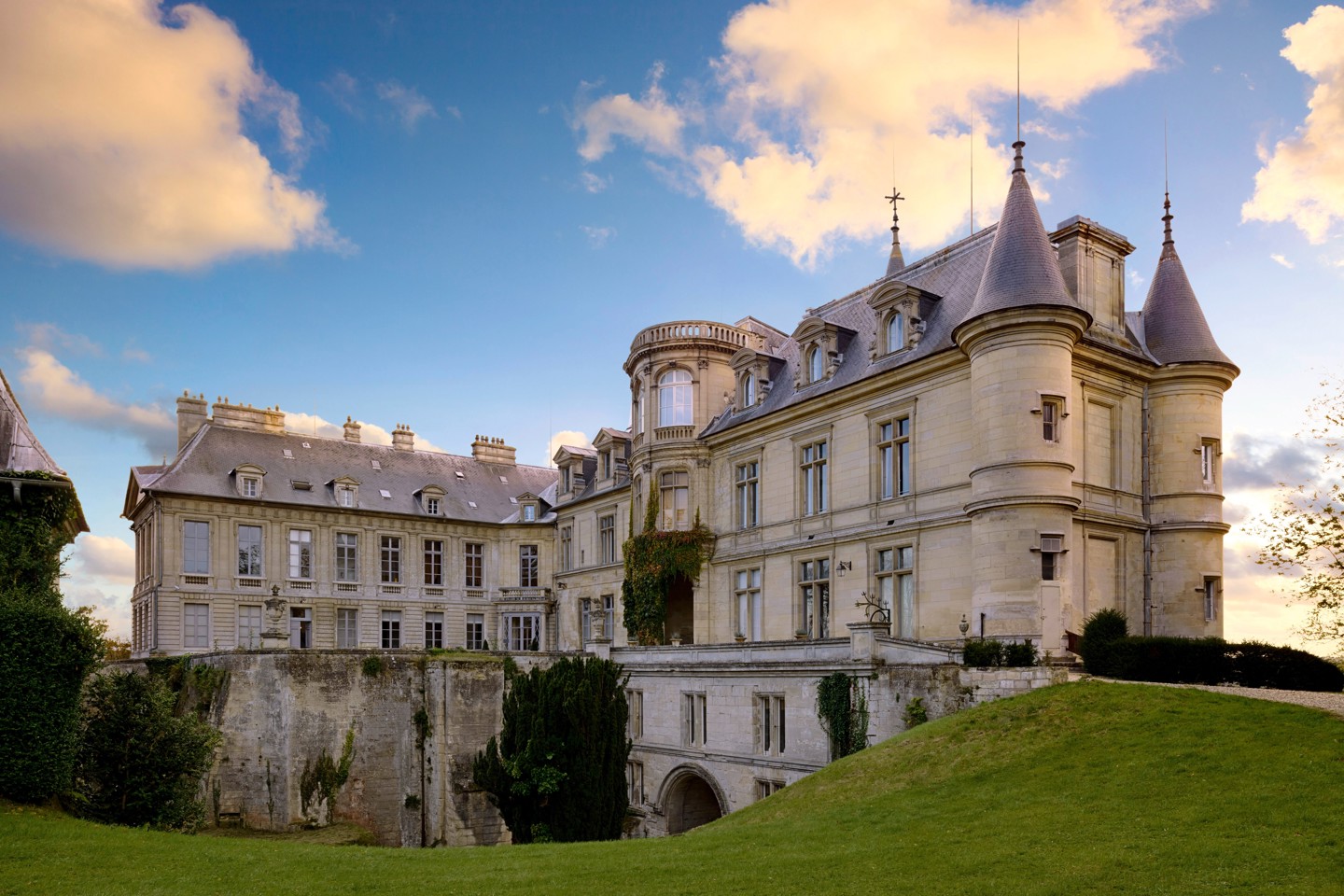 CHATEAUFORM emploi