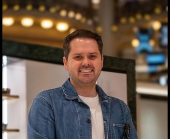 Jordan, Marketing Specialist chez EssilorLuxottica