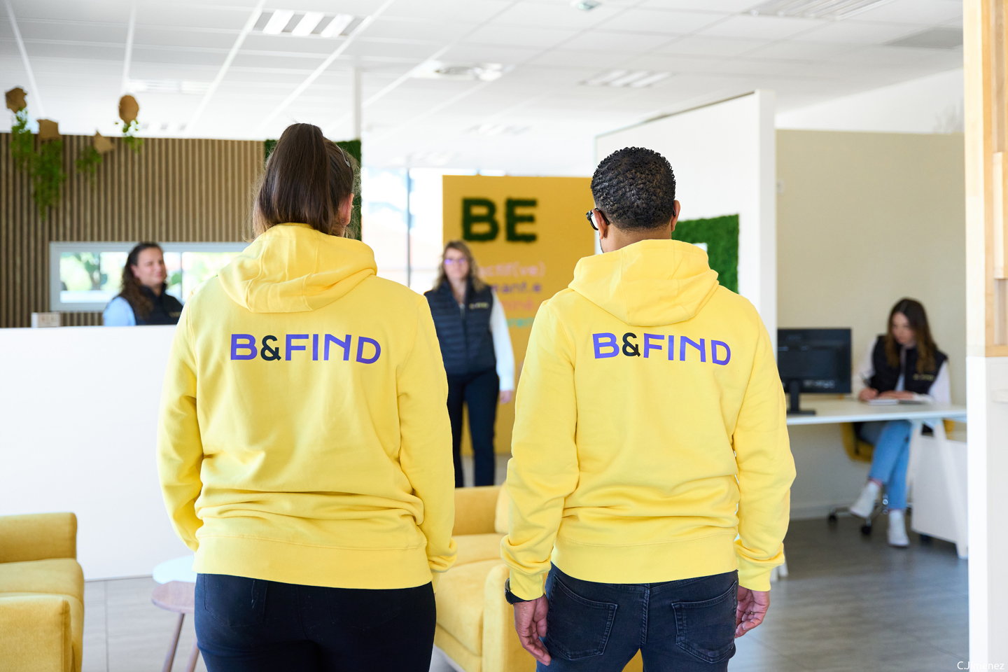 B and find emploi