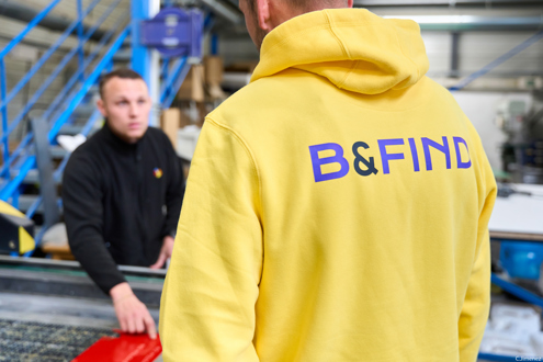 B and find emploi
