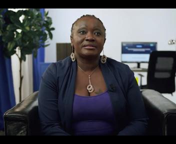 Estelle : "A l'inverse de l'intérim, le salaire est régulier et permet de subvenir à mes besoins"