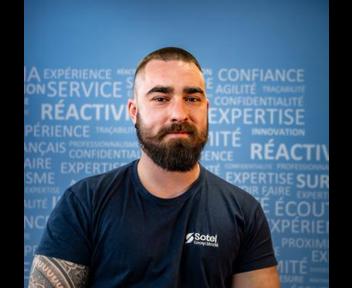 Thomas, Technicien Electronicien chez SOTEL GROUPE