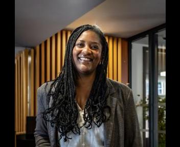 Dina, Chargée d'Activité Communication, Evènementielle et Partenariats