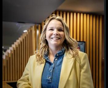Lauriana, Conseillère Clientèle