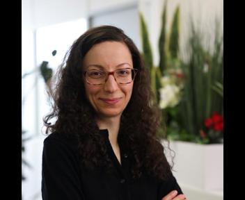Delphine, Conseillère funéraire