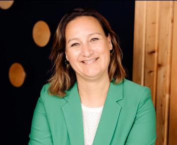 Laura, Responsable Administratif et Financier