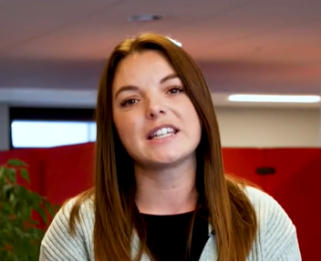 Le métier de Chargée de relation client avec Pauline