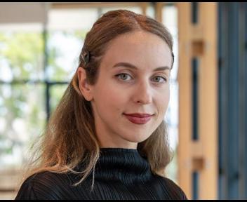 Yana, Content Editor UK BU chez Voyage Privé