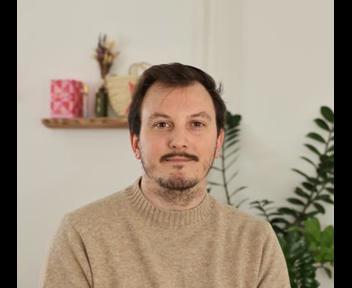 Thomas, Gestionnaire de stock chez Adopt'