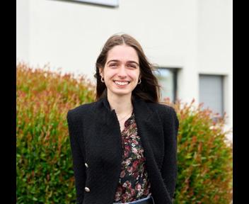 Audrey, Juriste en Droit Social Chez Constructel