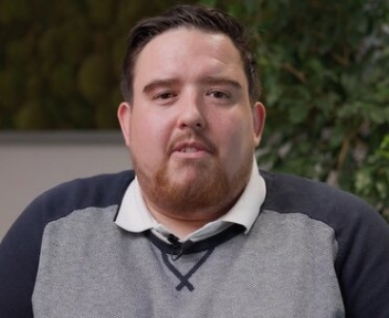 Vincent, Consultant