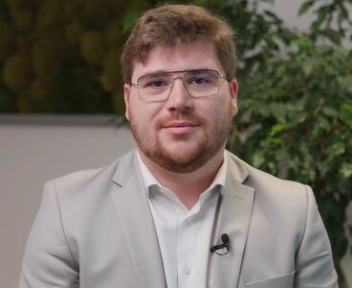 Baptiste, Ingénieur d'affaires