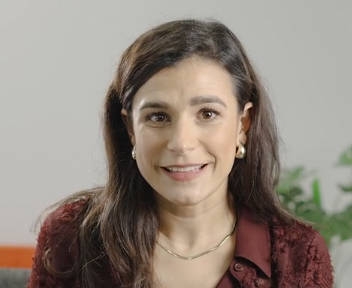 Julie, gestionnaire de clientèle responsable de site