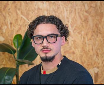 Owen, Assistant Manager exploitation logistique