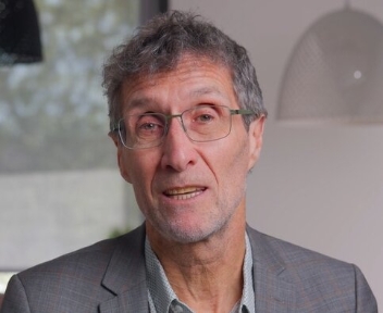 Francis, Directeur Général
