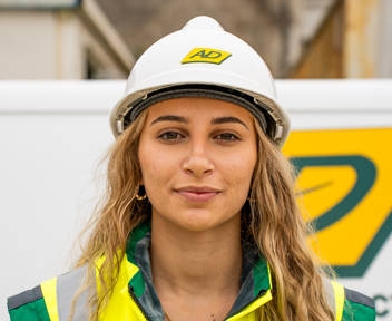 Clémentine, Conductrice de travaux chez AVENIR DECONSTRUCTION