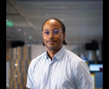 Péride, Chargé d'assistance chez ARC Europe