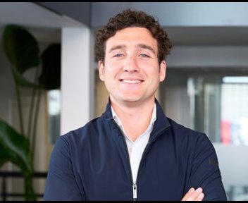 Nicolas, Directeur