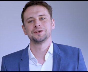 Pierre, Chef de Projet Contracting