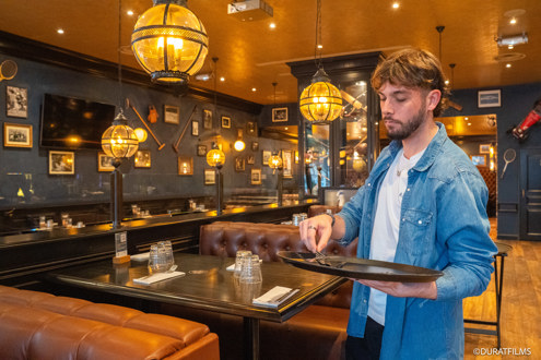 Offres d'emploi Au bureau