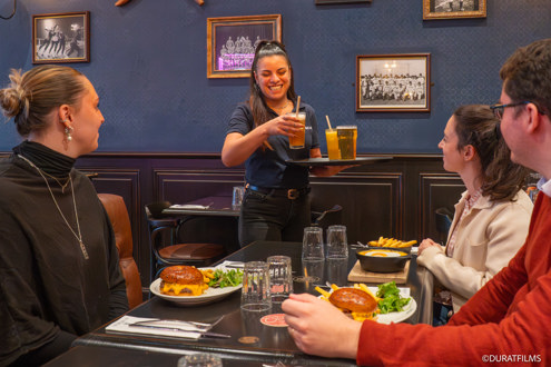 Offres d'emploi Au bureau