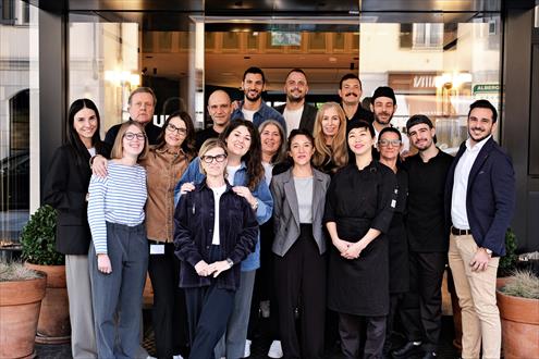 HIVELY HOSPITALITY Emploi