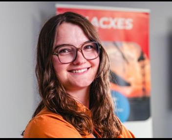 Ines, Dessinateur projeteur