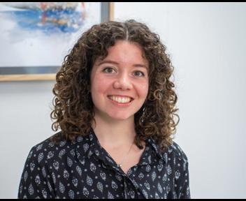 Elsa, Consultante