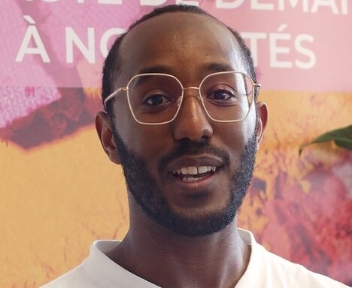 Taha, Contrôleur de teinte