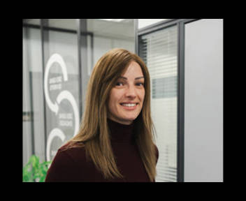 Morgane, cheffe de projet - gestionnaire chez Alithya