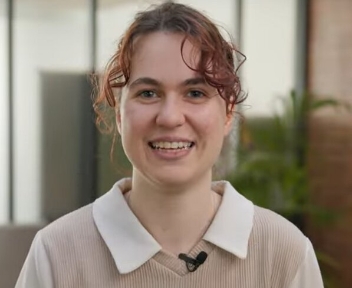 Mélanie - Consultante validation vérification logiciel 