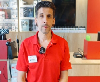 Yves, Chef de rayon
