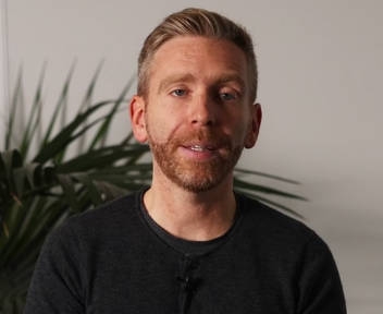 Jean-Baptiste, conseiller clientèle chez Arkéa Financements & Services