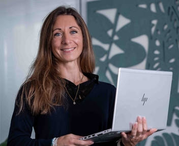 Nelly, responsable marketing services chez Atraltech