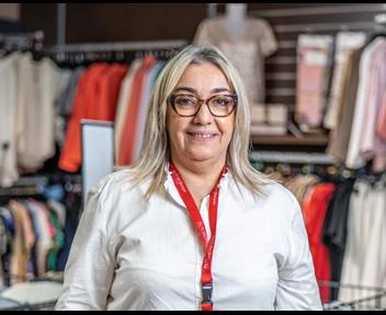Malika, Responsable de magasin